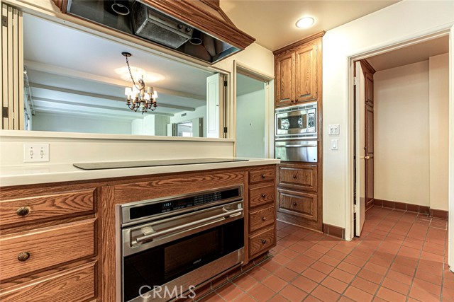 1558 Hillcrest Avenue, Glendale CA: https://media.crmls.org/medias/a729e6ac-0bdf-40d3-ae72-3c91002c9c87.jpg