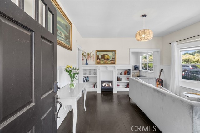 Detail Gallery Image 4 of 33 For 329 N Campus Ave, Upland,  CA 91786 - 3 Beds | 3 Baths