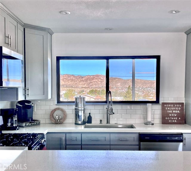 Detail Gallery Image 12 of 58 For 61910 Sunburst, Joshua Tree,  CA 92252 - 2 Beds | 1 Baths