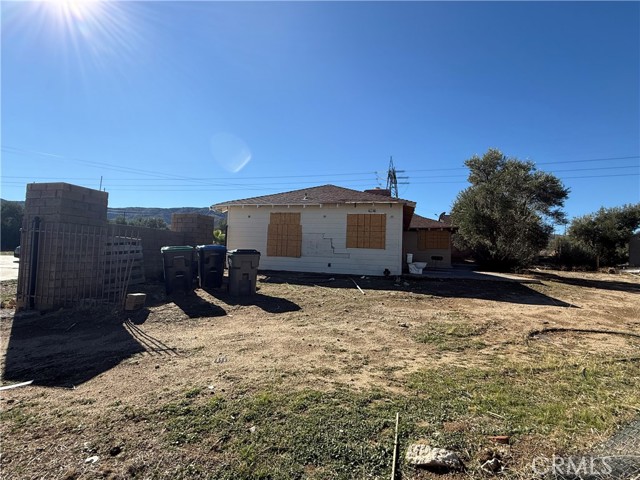 8539 W Avenue L, Lancaster CA: https://media.crmls.org/medias/a72bacb1-9f3e-4114-a4ed-b8332b1dd4a3.jpg