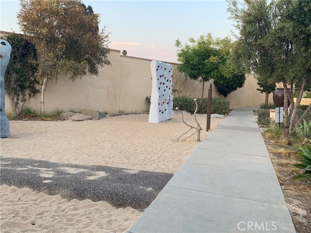 636 S Gladys Avenue, San Gabriel CA: https://media.crmls.org/medias/a72bc1b6-f1ab-4efa-b923-6af19f99aff9.jpg