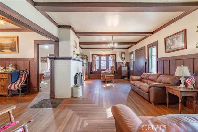 7914 Magnolia Avenue, Riverside CA: https://media.crmls.org/medias/a72c710a-4e90-488c-8956-33ab52183a23.jpg