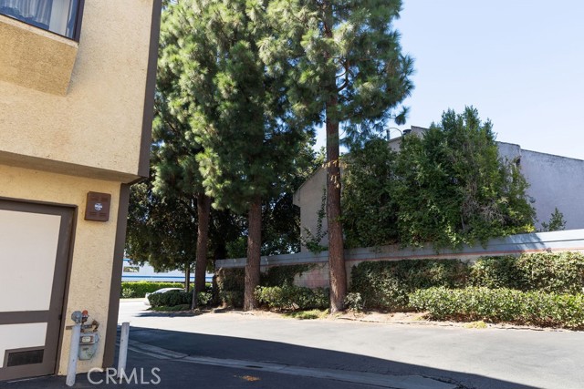 21241 Lassen Street, Chatsworth CA: https://media.crmls.org/medias/a72c7ef8-095b-4f34-b442-72e25bc692ed.jpg