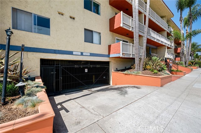 1707 Pacific Coast Highway, Hermosa Beach, California 90254, 1 Bedroom Bedrooms, ,1 BathroomBathrooms,Residential,For Sale,Pacific Coast Highway,SB26076902