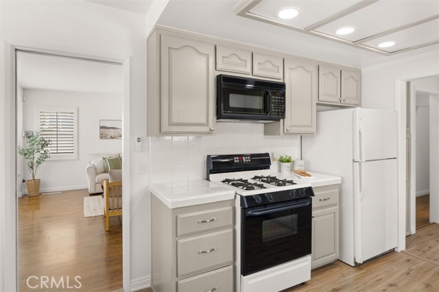 Detail Gallery Image 10 of 44 For 243 S Hanford, San Pedro,  CA 90732 - 3 Beds | 2 Baths