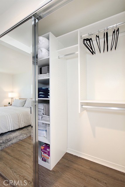 Detail Gallery Image 11 of 32 For 203 Cedar St a & B,  Newport Beach,  CA 92663 - 4 Beds | 3 Baths