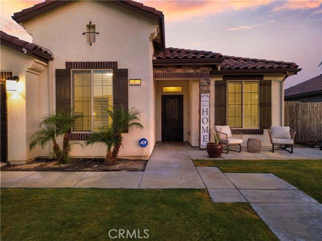 Detail Gallery Image 2 of 30 For 5913 Blue Spruce Ave, Bakersfield,  CA 93313 - 4 Beds | 2 Baths