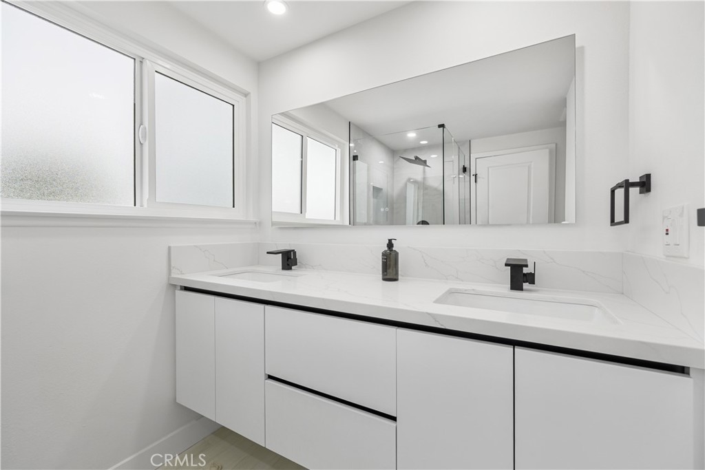 MLS #OC25274236 image #22