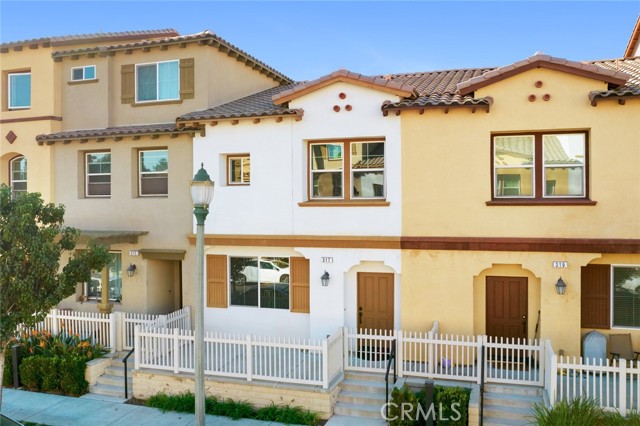 Detail Gallery Image 2 of 42 For 317 N Fenimore Ave, Azusa,  CA 91702 - 3 Beds | 2/1 Baths