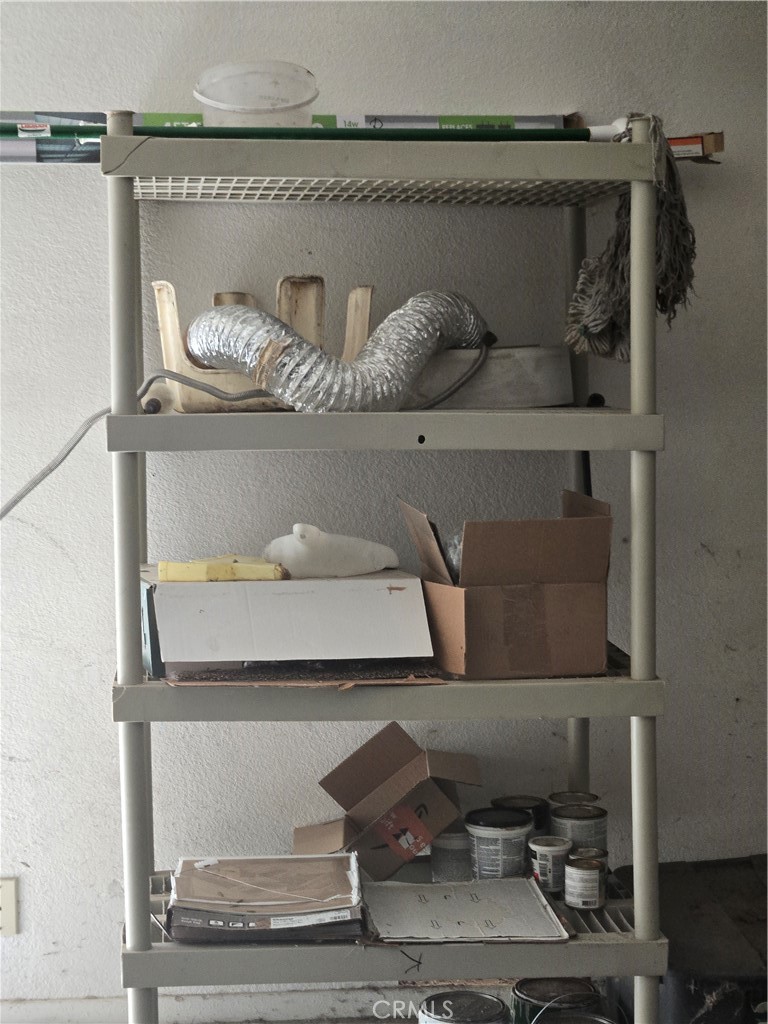 https://media.crmls.org/medias/a72f1f86-9252-461a-8d8d-fa196bdc72c6.jpg?preset=X-Large
