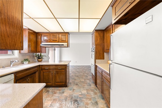 Image 12 of 52 For 7970 Ring Street