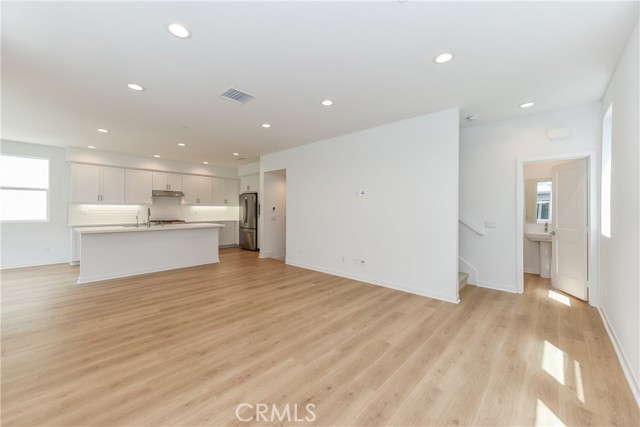 115 Allusion, Irvine CA: https://media.crmls.org/medias/a73058d1-2514-4b5c-9d3e-21a02c8fd249.jpg