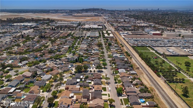 Detail Gallery Image 1 of 1 For 4318 Deeboyar, Lakewood,  CA 90712 - 9 Beds | 6 Baths