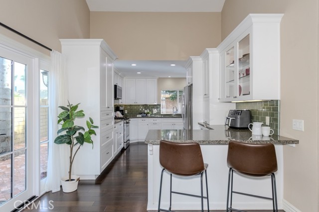 Detail Gallery Image 10 of 55 For 19542 Drybrook Ln., Huntington Beach,  CA 92646 - 4 Beds | 2/1 Baths