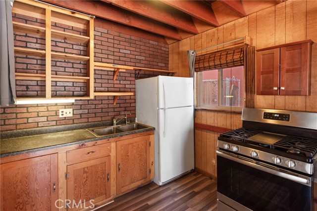 Detail Gallery Image 8 of 25 For 2086 4th Ln, Big Bear City,  CA 92314 - 2 Beds | 1/1 Baths