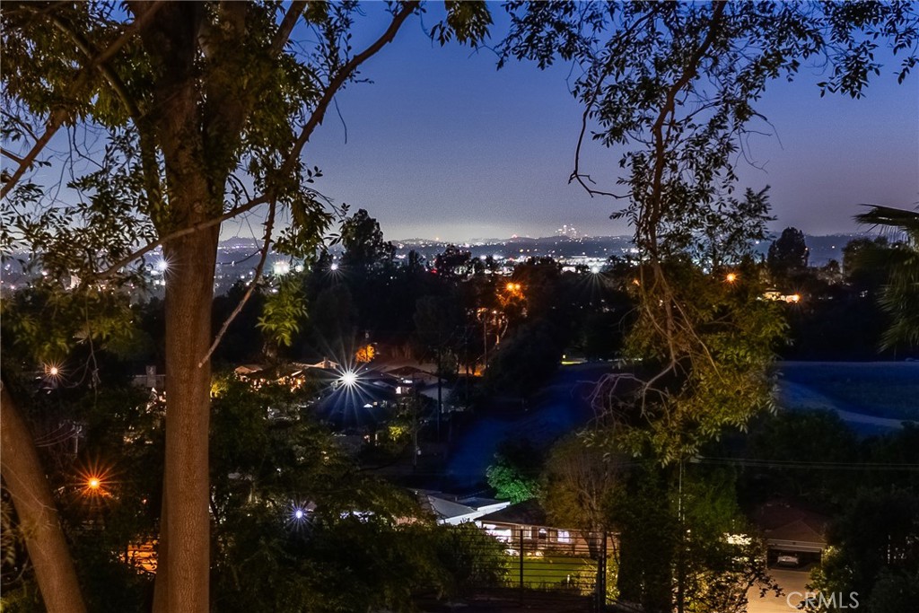 https://media.crmls.org/medias/a731bd2e-0e06-45f3-af13-28c92033ab06.jpg?preset=X-Large