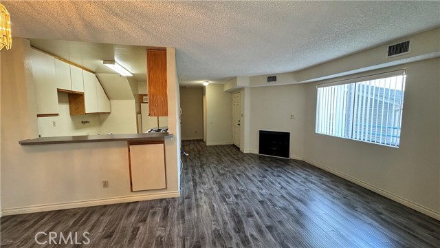 Detail Gallery Image 6 of 23 For 420 Milford St #E,  Glendale,  CA 91203 - 3 Beds | 2/1 Baths