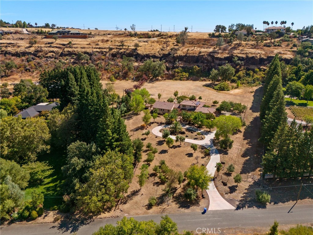 https://media.crmls.org/medias/a732f765-e7a6-4aa8-b19c-8be9bc307f2b.jpg?preset=X-Large