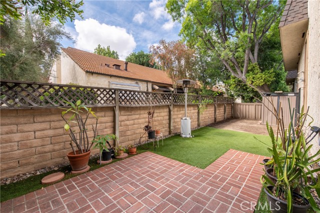 Detail Gallery Image 5 of 33 For 6121 Shoup #35,  Woodland Hills,  CA 91367 - 1 Beds | 2 Baths