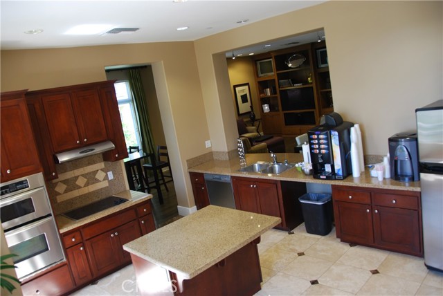 Detail Gallery Image 41 of 50 For 2458 Watermarke Pl, Irvine,  CA 92612 - 1 Beds | 1 Baths