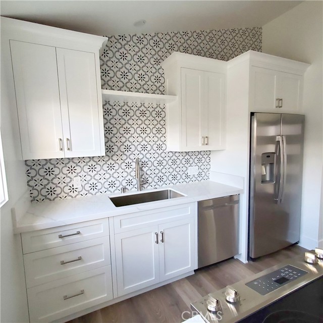 Detail Gallery Image 3 of 5 For 4605 E Ocean Bld, Long Beach,  CA 90803 - 2 Beds | 2 Baths