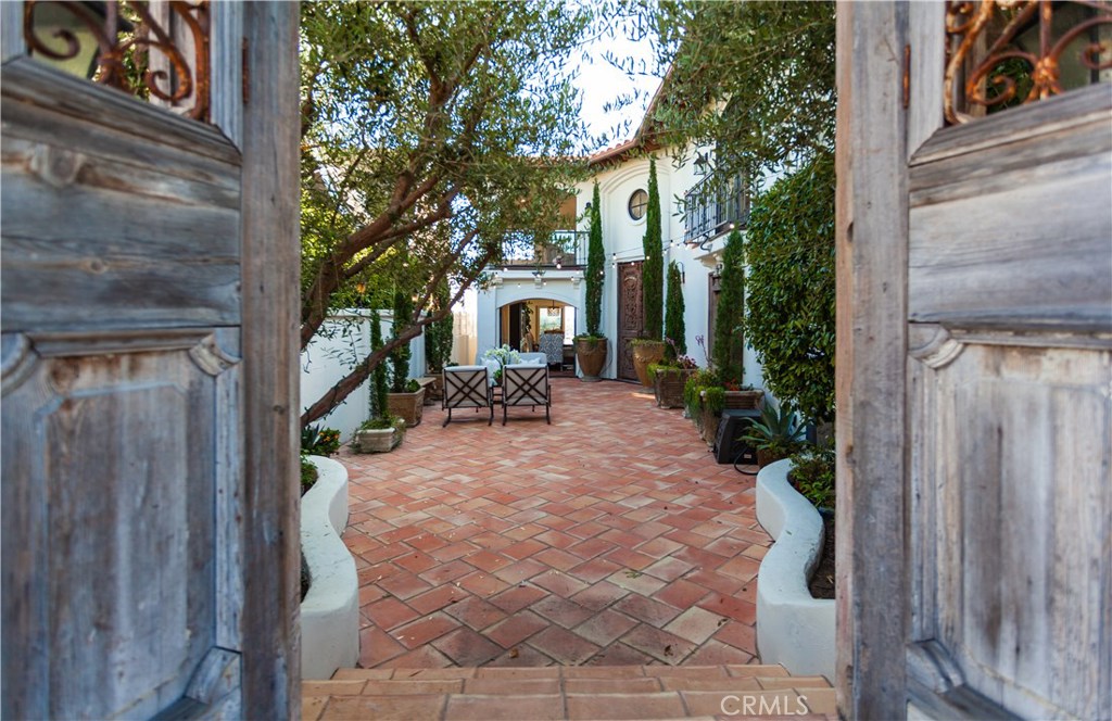 MLS #OC25144994 img 8