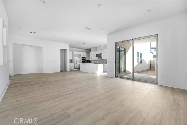 27409 Creekwood Lane, Valencia CA: https://media.crmls.org/medias/a735c248-3fb7-4cea-a57c-fabcc61245d1.jpg