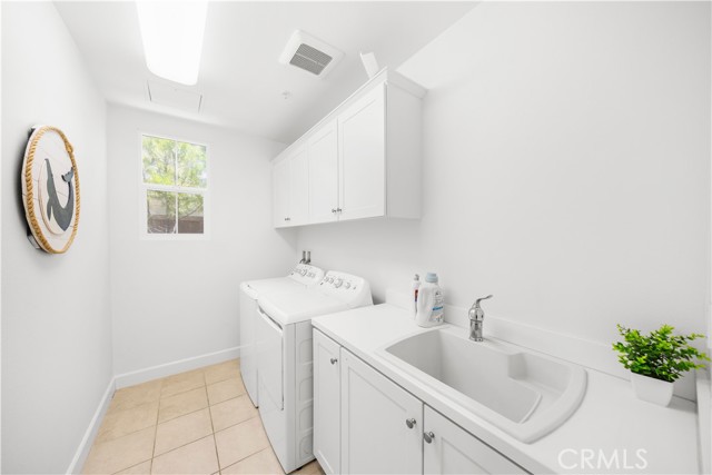 61 Belfast, Irvine CA: https://media.crmls.org/medias/a735d585-7cfb-469a-81fb-2943dd07c4e1.jpg