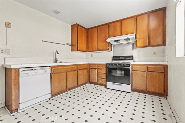 Detail Gallery Image 10 of 29 For 433 E Mission Rd #53,  Alhambra,  CA 91801 - 2 Beds | 3 Baths