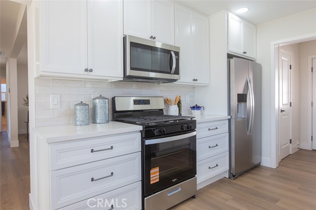 417 W Leeside, Glendora CA: https://media.crmls.org/medias/a7398749-6f04-417e-adcc-2f3f4bd04b23.jpg