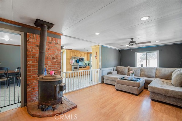 809 Berncastle Road, Acton CA: https://media.crmls.org/medias/a739880f-dbe7-4abe-a14d-5ed5b3e311b0.jpg