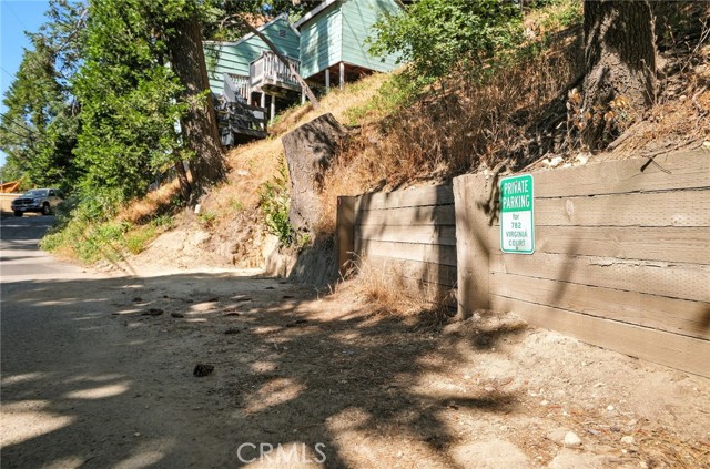 782 Virginia Court, Lake Arrowhead CA: https://media.crmls.org/medias/a73a0836-a3f7-49fe-b99b-2e0431911461.jpg