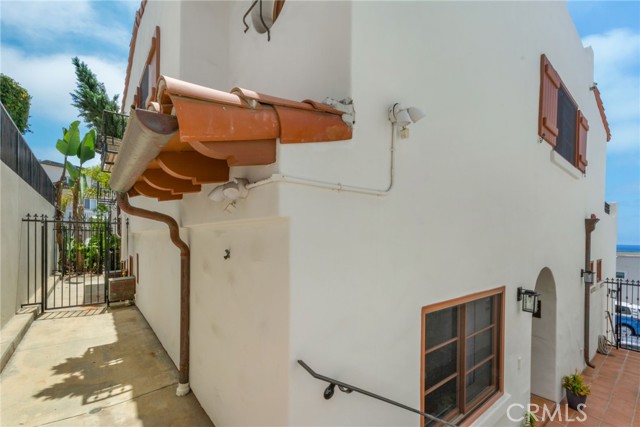 117 Santa Ana Lane, San Clemente CA: https://media.crmls.org/medias/a73bab5a-8a57-46ff-b658-f2c296ea638b.jpg