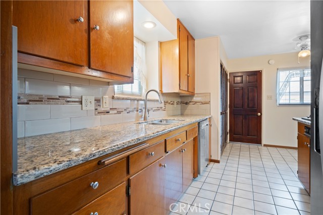 5422 Golondrina Drive, San Bernardino CA: https://media.crmls.org/medias/a73bf1bf-0307-4cf2-a28f-c753eab4c889.jpg