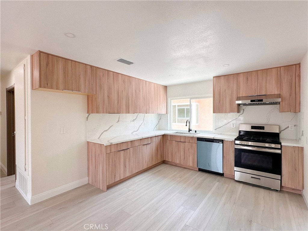 MLS #WS25165113 img 14