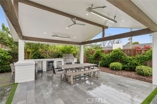 Detail Gallery Image 3 of 32 For 1915 Windward Ln, Newport Beach,  CA 92660 - 5 Beds | 3/1 Baths