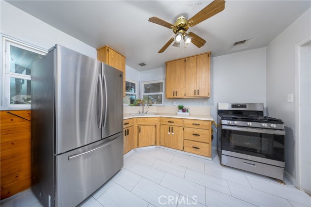 Detail Gallery Image 9 of 29 For 1222 W Lynwood, San Bernardino,  CA 92405 - 3 Beds | 1 Baths