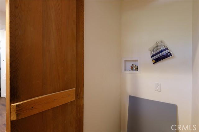 Detail Gallery Image 9 of 31 For 1384 Golden Rule Ln, Lake Arrowhead,  CA 92352 - 2 Beds | 1 Baths