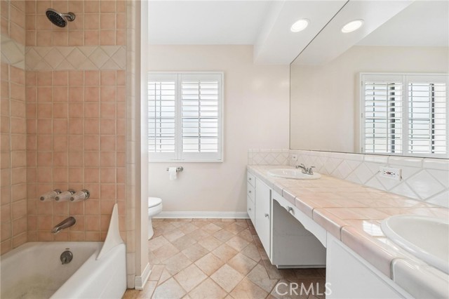 Detail Gallery Image 23 of 47 For 23428 Oakrun Ln, Newhall,  CA 91321 - 4 Beds | 3 Baths