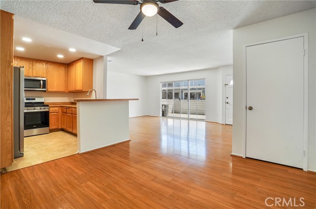 18427 Vincennes Street, 49 photo 5