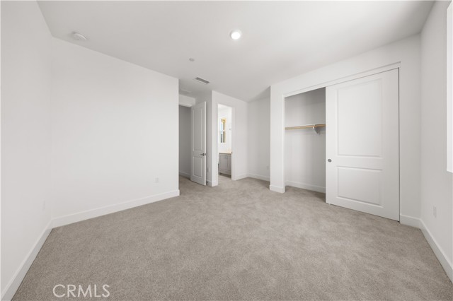 129 Great Park Blvd, Irvine CA: https://media.crmls.org/medias/a7408e7d-5e29-4343-bf4f-edffb587c776.jpg
