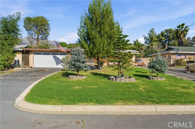 Detail Gallery Image 4 of 43 For 12055 Douglas, Yucaipa,  CA 92399 - 4 Beds | 2 Baths