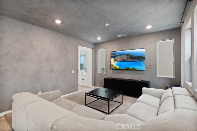 Detail Gallery Image 11 of 41 For 16667 Snowdrop #2,  Fontana,  CA 92336 - 4 Beds | 3 Baths