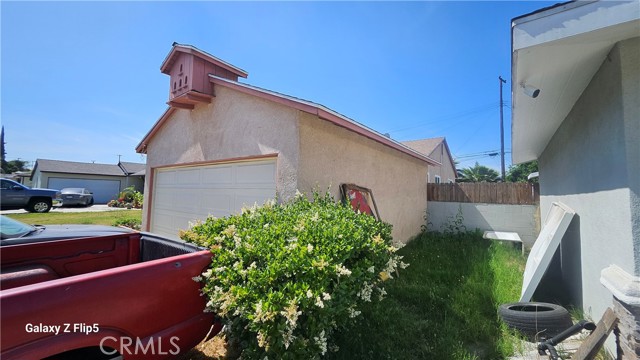 Detail Gallery Image 6 of 7 For 2140 Arroyo Dr, Pomona,  CA 91768 - 3 Beds | 2 Baths