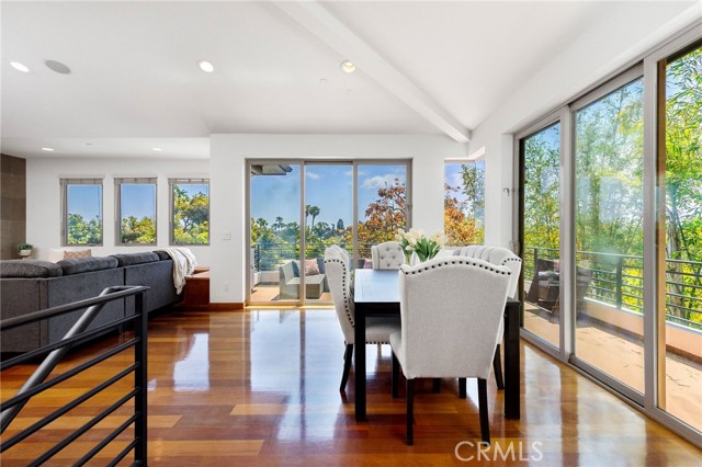 Detail Gallery Image 9 of 20 For 1542 Manhattan Beach Bld, Manhattan Beach,  CA 90266 - 4 Beds | 4 Baths