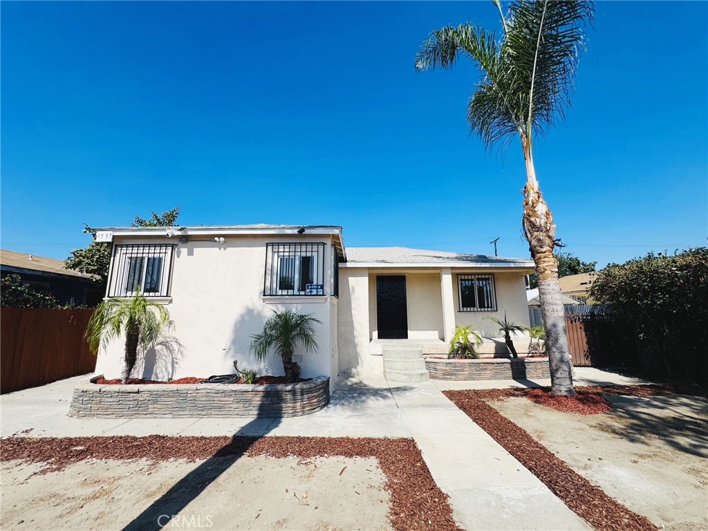 MLS #OC25156843 image #1