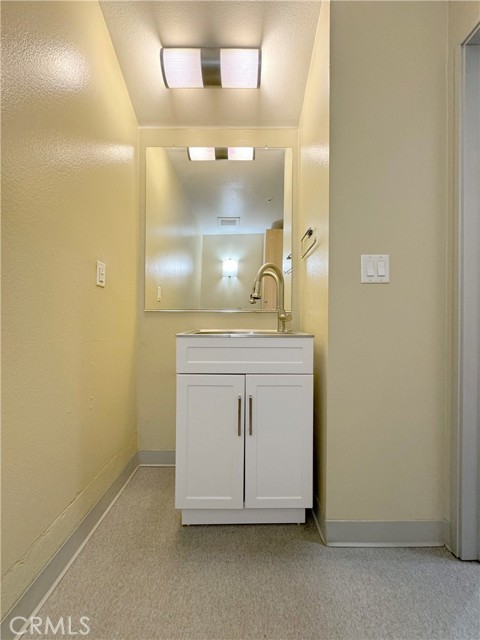 Detail Gallery Image 9 of 50 For 665 N Poinsettia St, Santa Ana,  CA 92701 - 1 Beds | 2/1 Baths