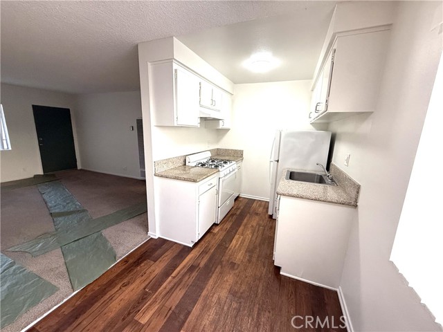 Detail Gallery Image 12 of 20 For 4015 W 137th St #220,  Hawthorne,  CA 90250 - 1 Beds | 1 Baths