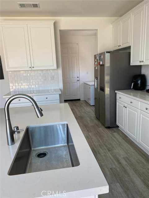 11834 Ballina Street, Victorville CA: https://media.crmls.org/medias/a74550b7-807d-402d-be85-b120be6109fd.jpg
