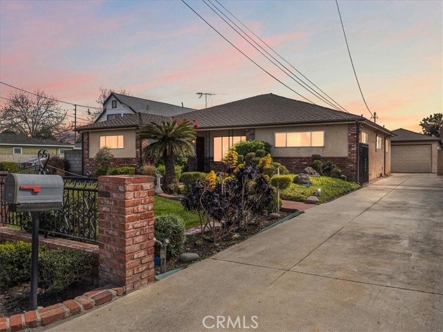 Detail Gallery Image 3 of 53 For 420 W Tichenor St, Compton,  CA 90220 - 3 Beds | 2 Baths